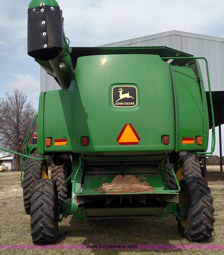 image for item L7332 2001 John Deere 9650 STS combine