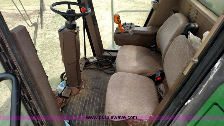 image for item L7332 2001 John Deere 9650 STS combine