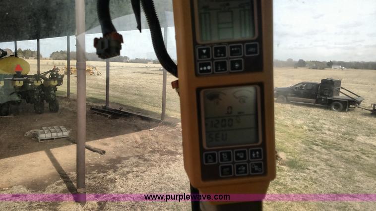 image for item L7332 2001 John Deere 9650 STS combine