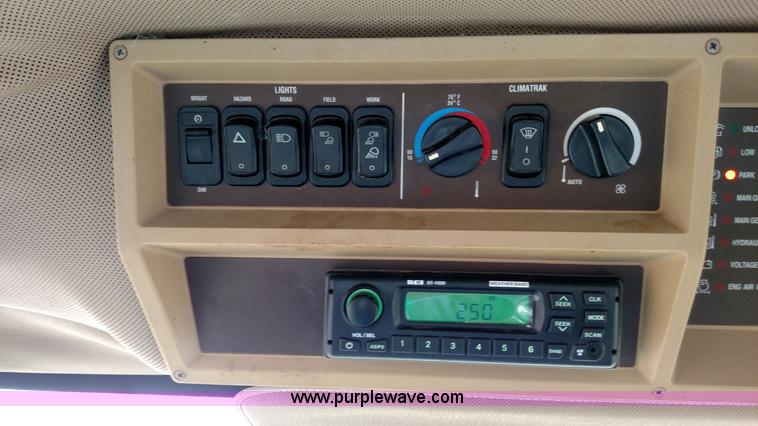 image for item L7332 2001 John Deere 9650 STS combine