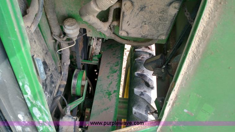 image for item L7332 2001 John Deere 9650 STS combine