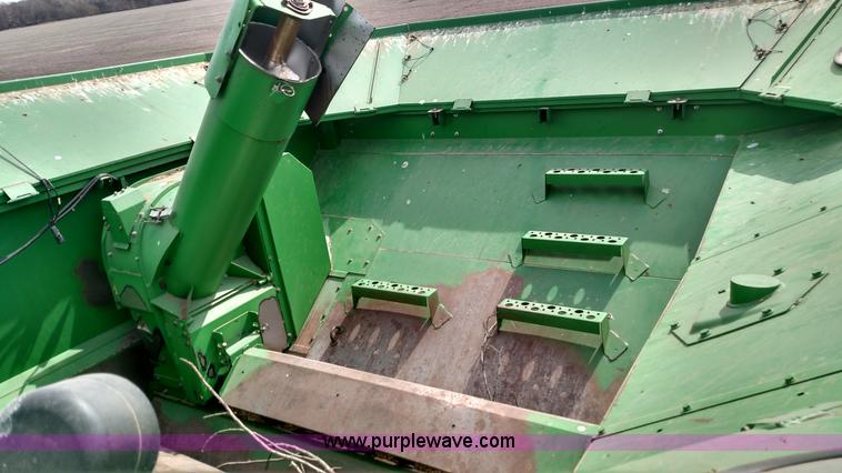 image for item L7332 2001 John Deere 9650 STS combine