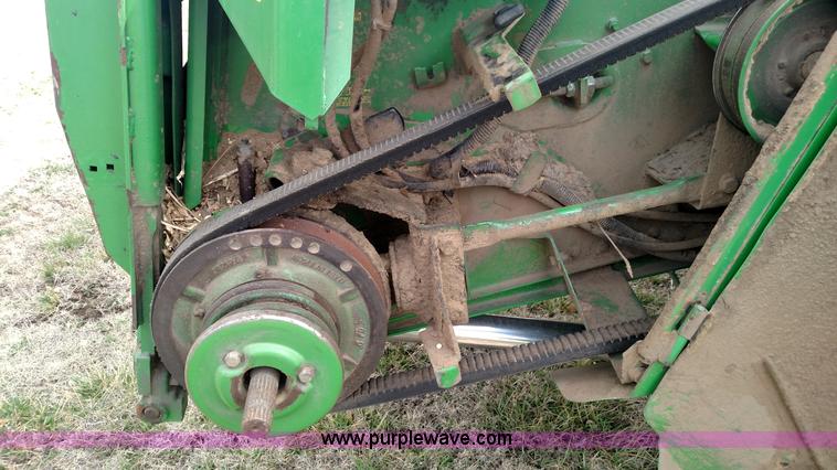 image for item L7332 2001 John Deere 9650 STS combine