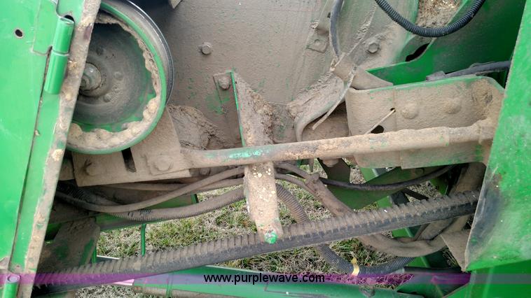 image for item L7332 2001 John Deere 9650 STS combine