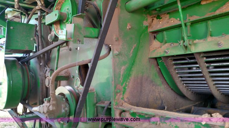 image for item L7332 2001 John Deere 9650 STS combine