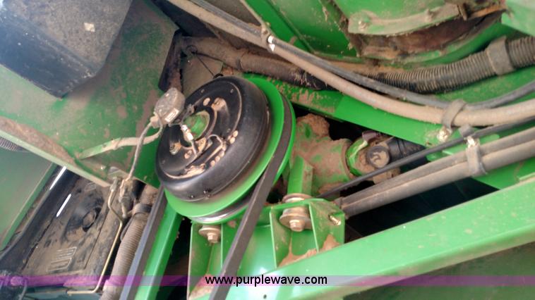 image for item L7332 2001 John Deere 9650 STS combine