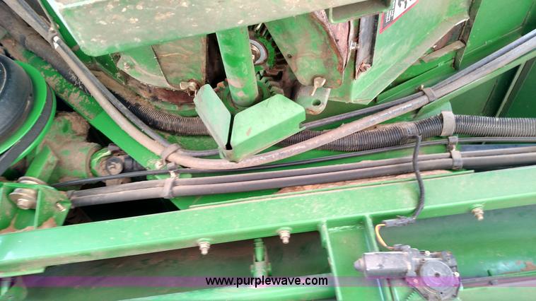 image for item L7332 2001 John Deere 9650 STS combine