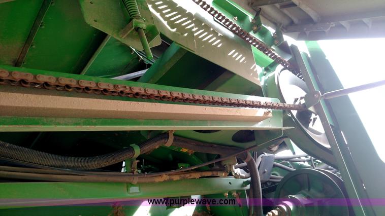 image for item L7332 2001 John Deere 9650 STS combine