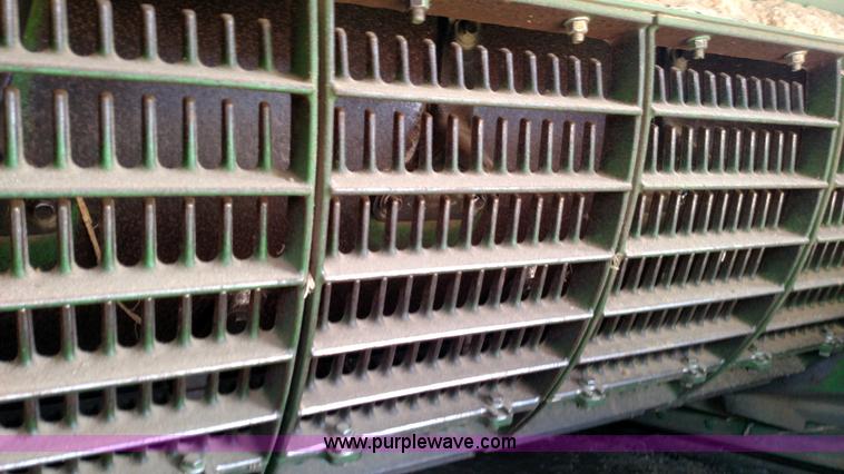 image for item L7332 2001 John Deere 9650 STS combine