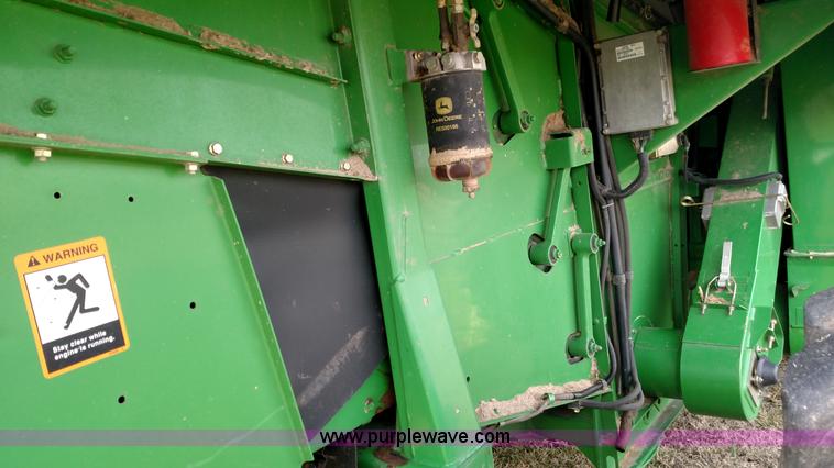 image for item L7332 2001 John Deere 9650 STS combine