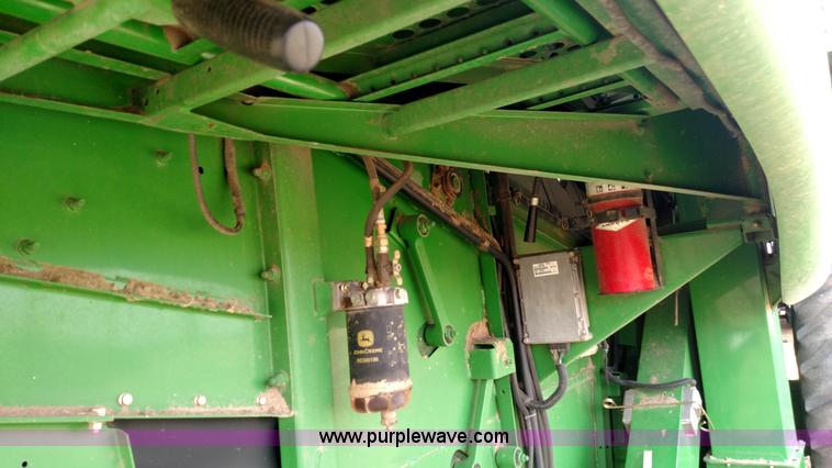 image for item L7332 2001 John Deere 9650 STS combine