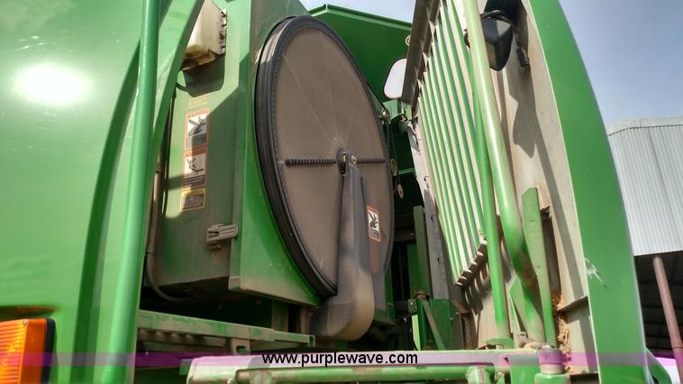 image for item L7332 2001 John Deere 9650 STS combine