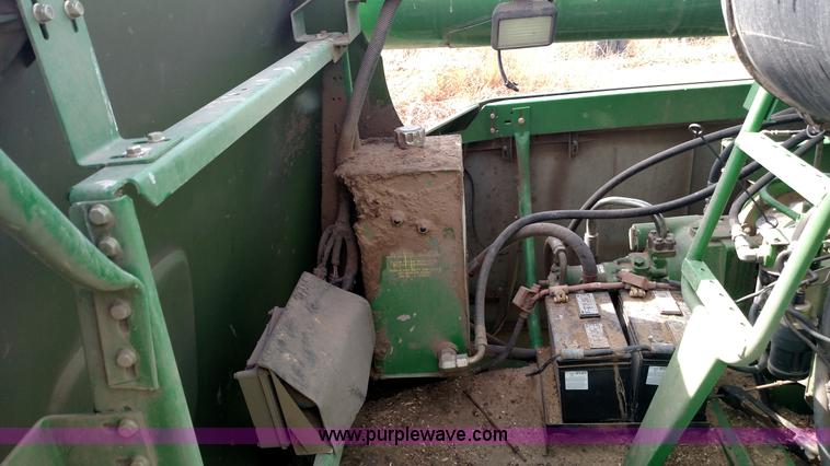 image for item L7332 2001 John Deere 9650 STS combine