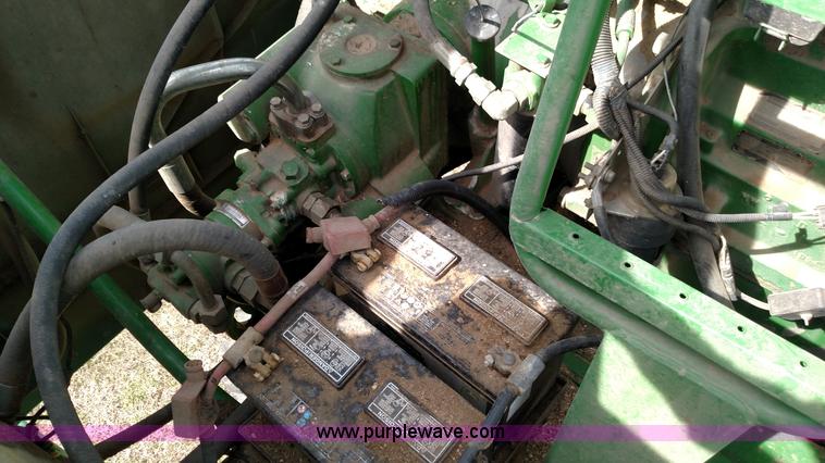 image for item L7332 2001 John Deere 9650 STS combine