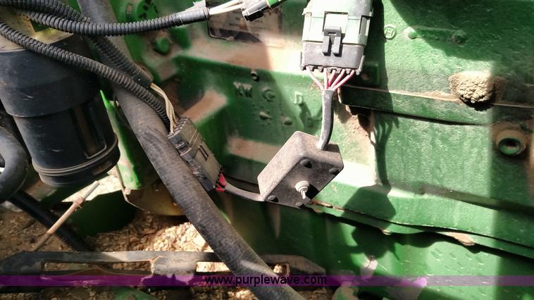 image for item L7332 2001 John Deere 9650 STS combine