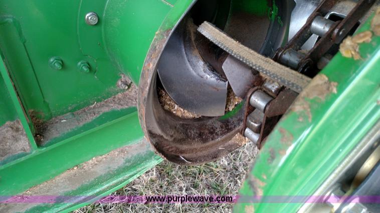 image for item L7332 2001 John Deere 9650 STS combine