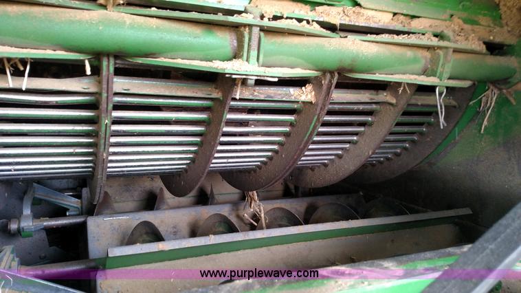 image for item L7332 2001 John Deere 9650 STS combine