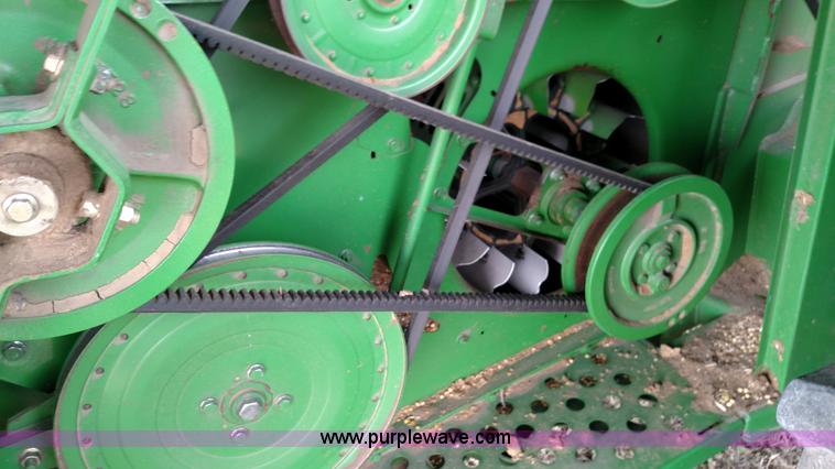 image for item L7332 2001 John Deere 9650 STS combine