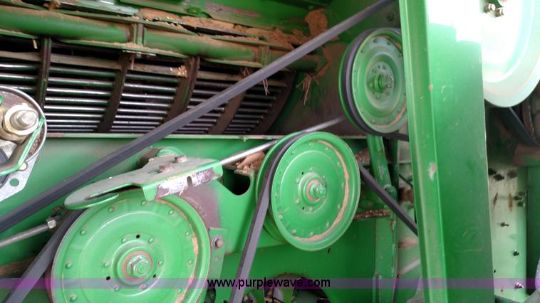 image for item L7332 2001 John Deere 9650 STS combine