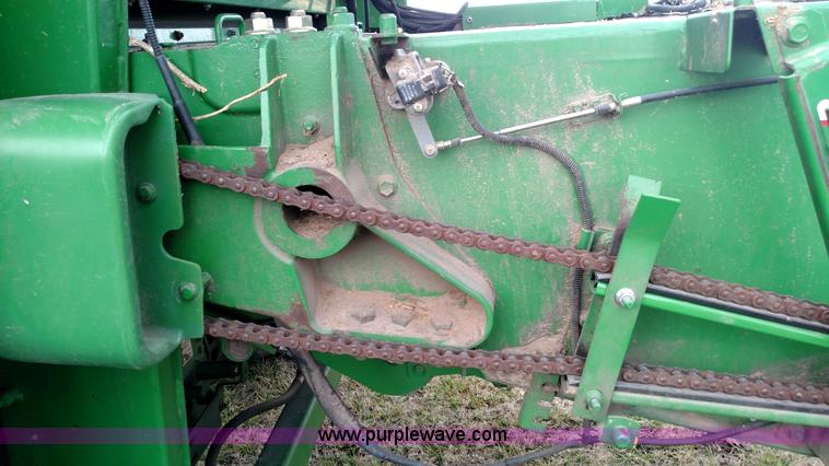 image for item L7332 2001 John Deere 9650 STS combine