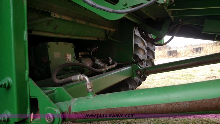 image for item L7332 2001 John Deere 9650 STS combine
