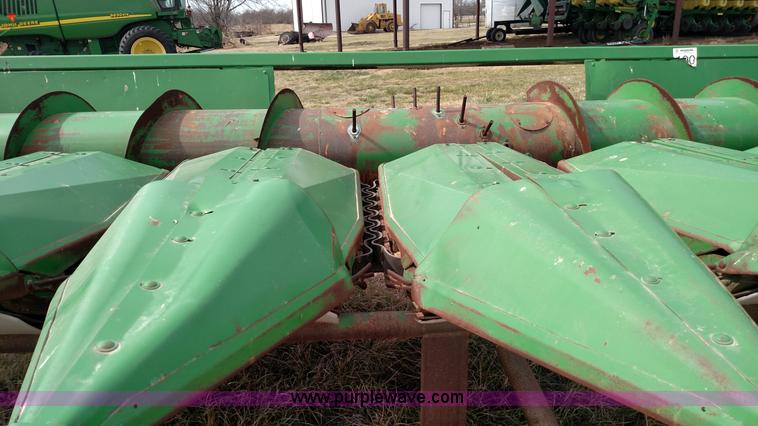 image for item L7333 John Deere 853 row head