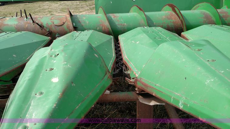 image for item L7333 John Deere 853 row head