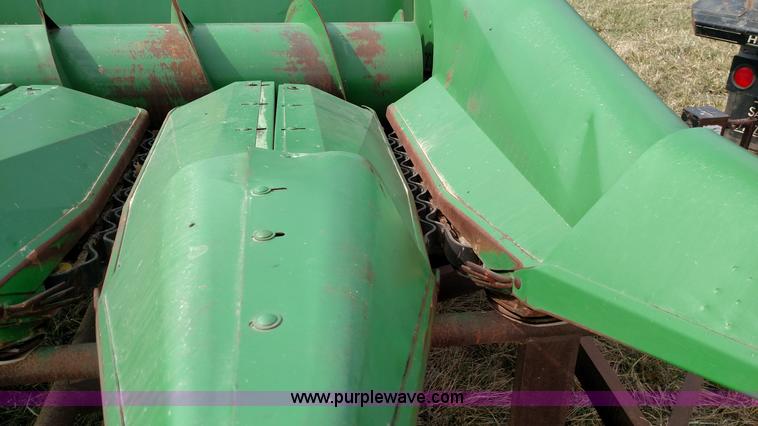 image for item L7333 John Deere 853 row head