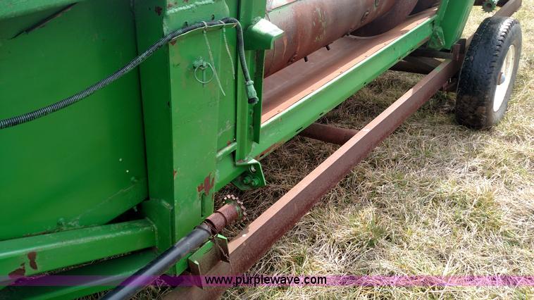 image for item L7333 John Deere 853 row head
