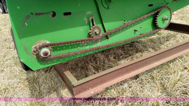 image for item L7333 John Deere 853 row head
