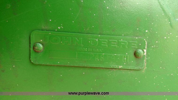 image for item L7333 John Deere 853 row head