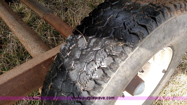 image for item L7333 John Deere 853 row head