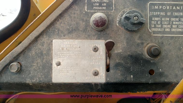 image for item L7335 1974 Fiat-Allis 645B wheel loader