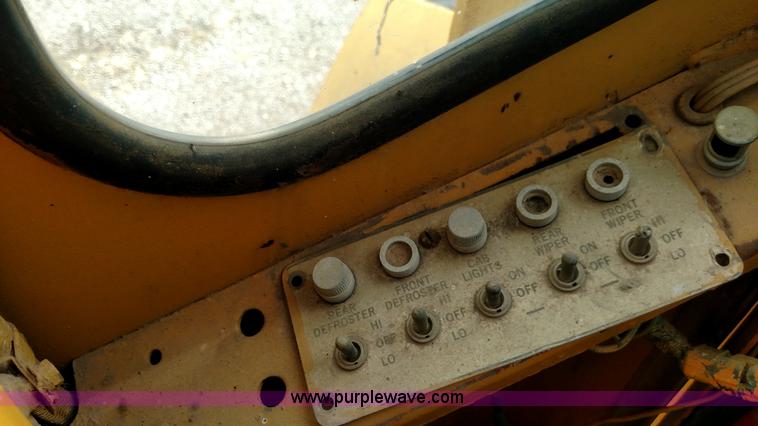 image for item L7335 1974 Fiat-Allis 645B wheel loader