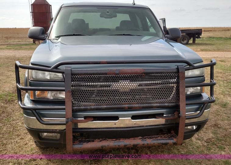 image for item L7336 2006 Chevrolet Silverado 1500 Crew Cab pickup truck