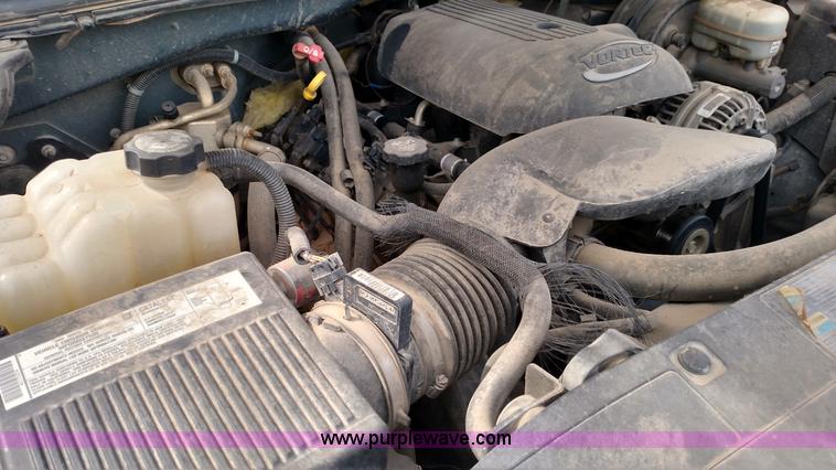 image for item L7336 2006 Chevrolet Silverado 1500 Crew Cab pickup truck