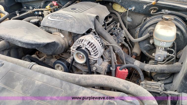 image for item L7336 2006 Chevrolet Silverado 1500 Crew Cab pickup truck