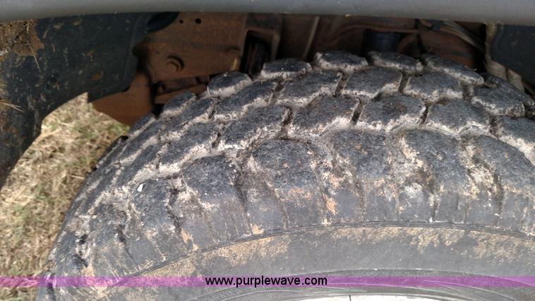 image for item L7336 2006 Chevrolet Silverado 1500 Crew Cab pickup truck