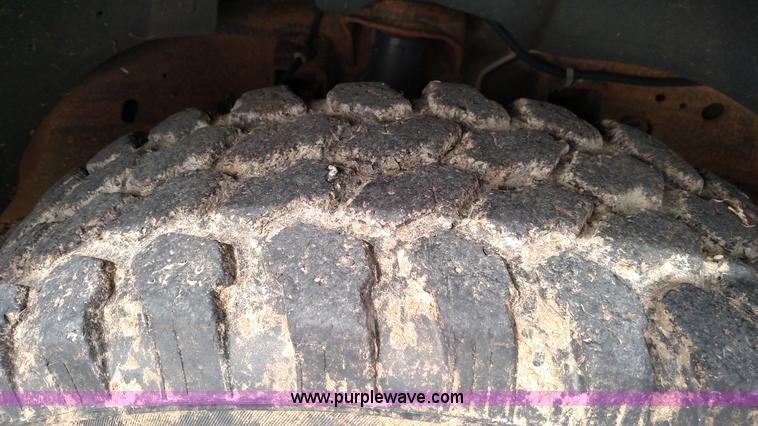 image for item L7336 2006 Chevrolet Silverado 1500 Crew Cab pickup truck