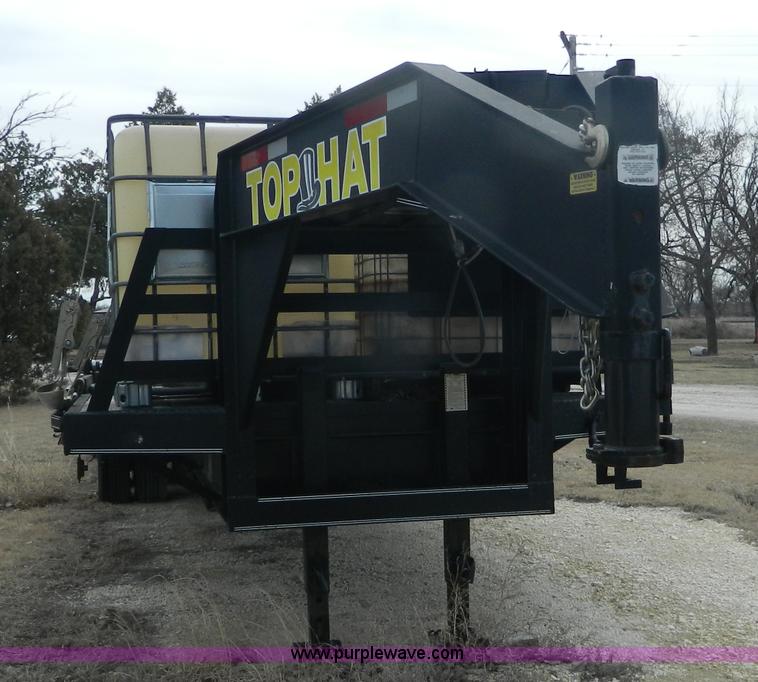 image for item L7341 2004 Top Hat equipment trailer