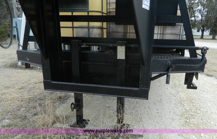 image for item L7341 2004 Top Hat equipment trailer