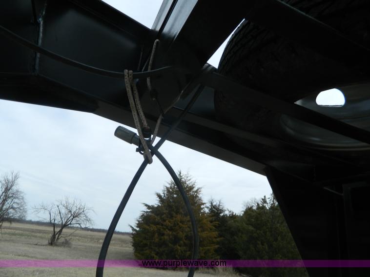 image for item L7341 2004 Top Hat equipment trailer