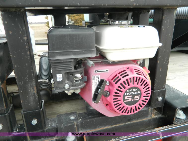 image for item L7341 2004 Top Hat equipment trailer