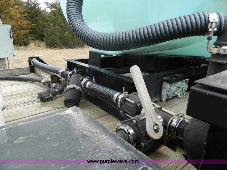 image for item L7341 2004 Top Hat equipment trailer