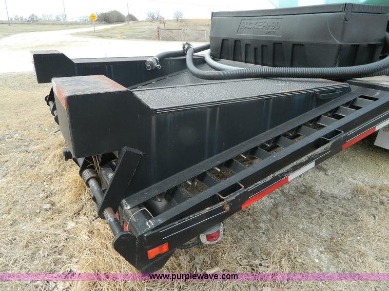 image for item L7341 2004 Top Hat equipment trailer