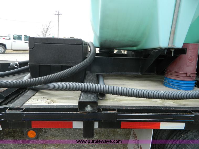 image for item L7341 2004 Top Hat equipment trailer