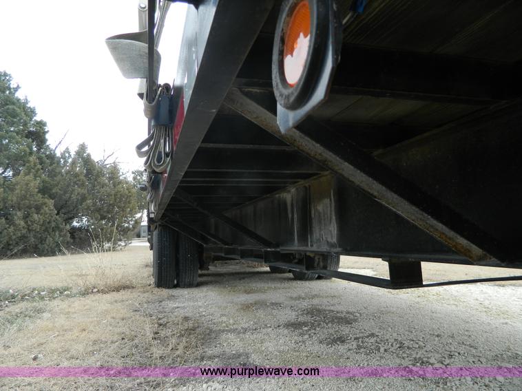 image for item L7341 2004 Top Hat equipment trailer