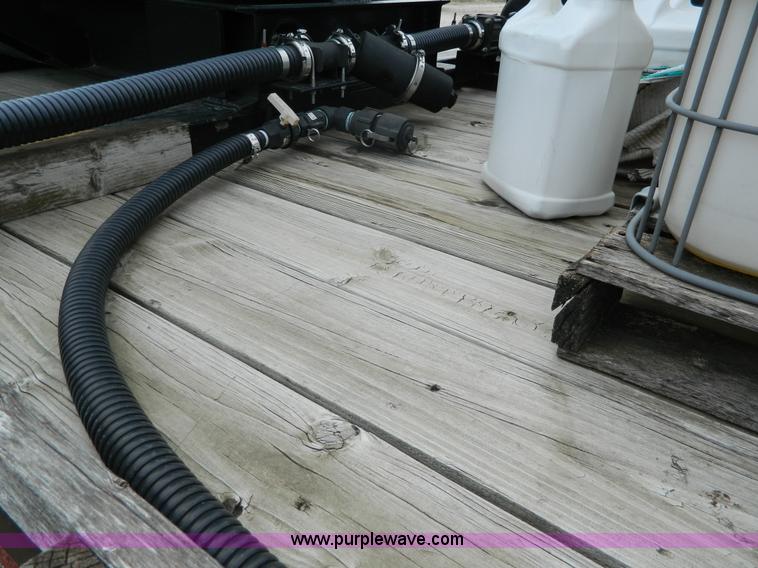 image for item L7341 2004 Top Hat equipment trailer