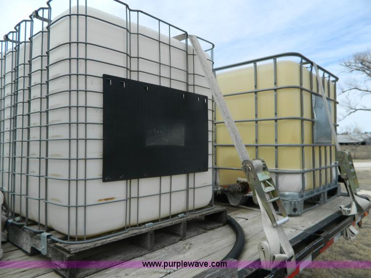 image for item L7341 2004 Top Hat equipment trailer