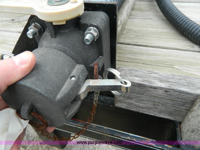 image for item L7341 2004 Top Hat equipment trailer